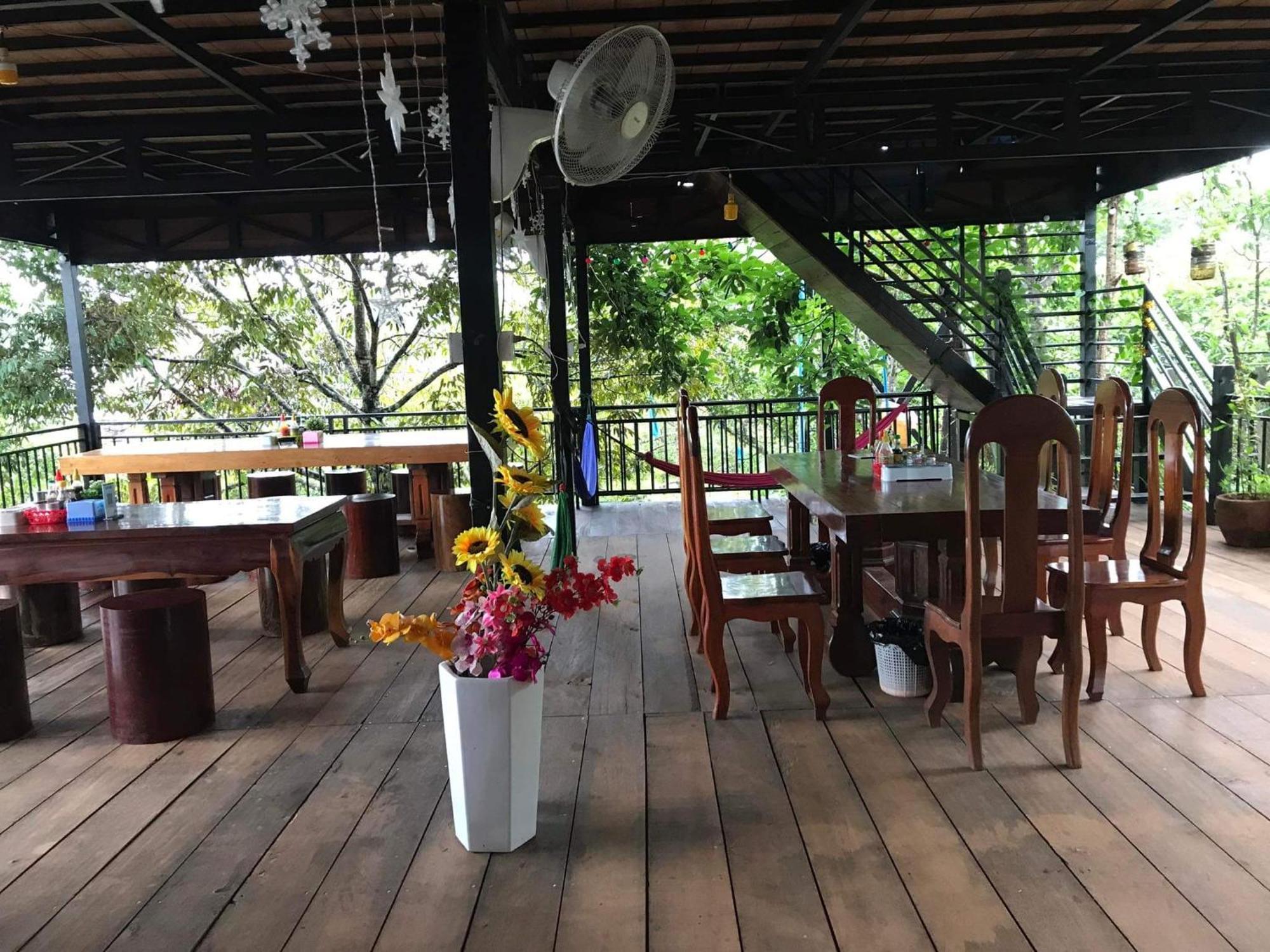 סן מונורום Manel Guesthouse And Restaurant מראה חיצוני תמונה