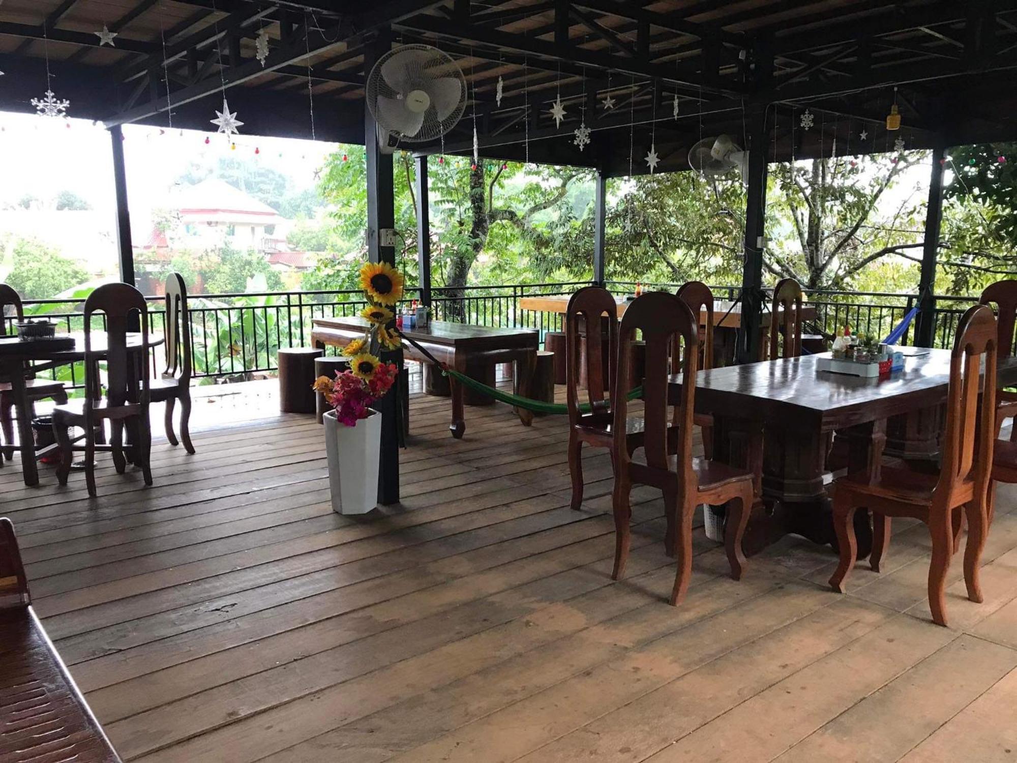 סן מונורום Manel Guesthouse And Restaurant מראה חיצוני תמונה