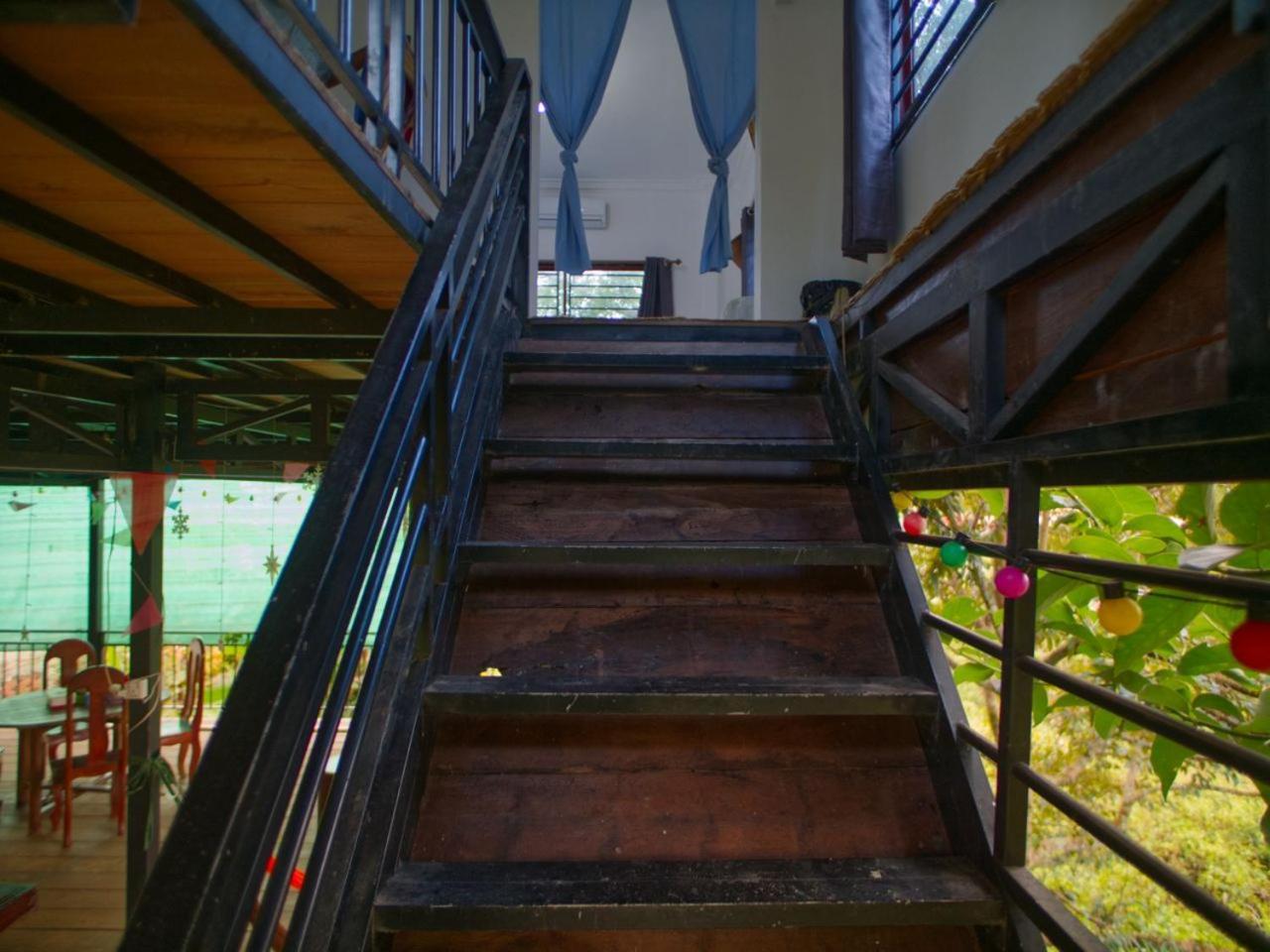 סן מונורום Manel Guesthouse And Restaurant מראה חיצוני תמונה