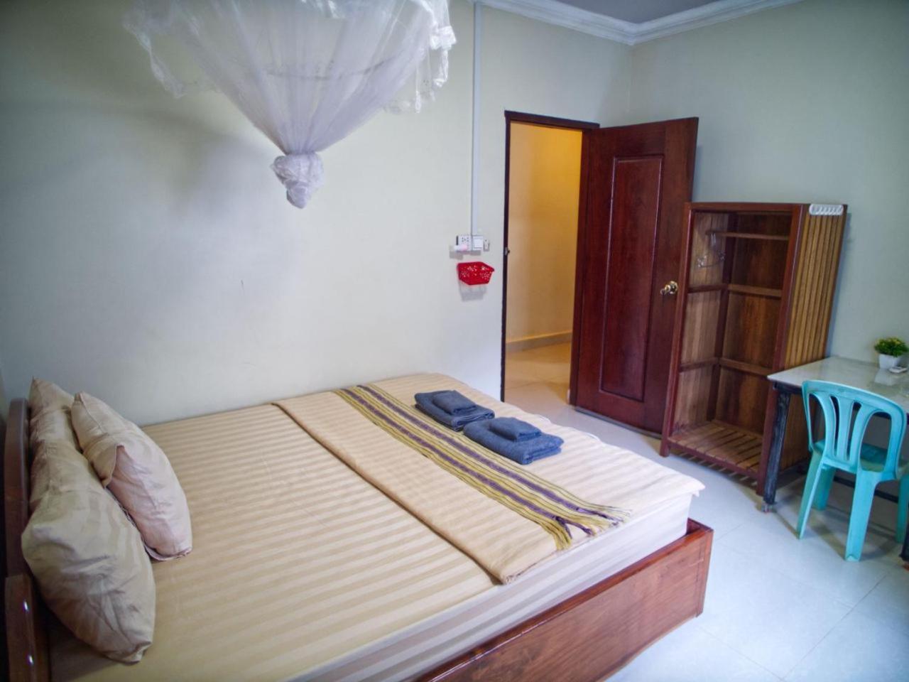 סן מונורום Manel Guesthouse And Restaurant מראה חיצוני תמונה