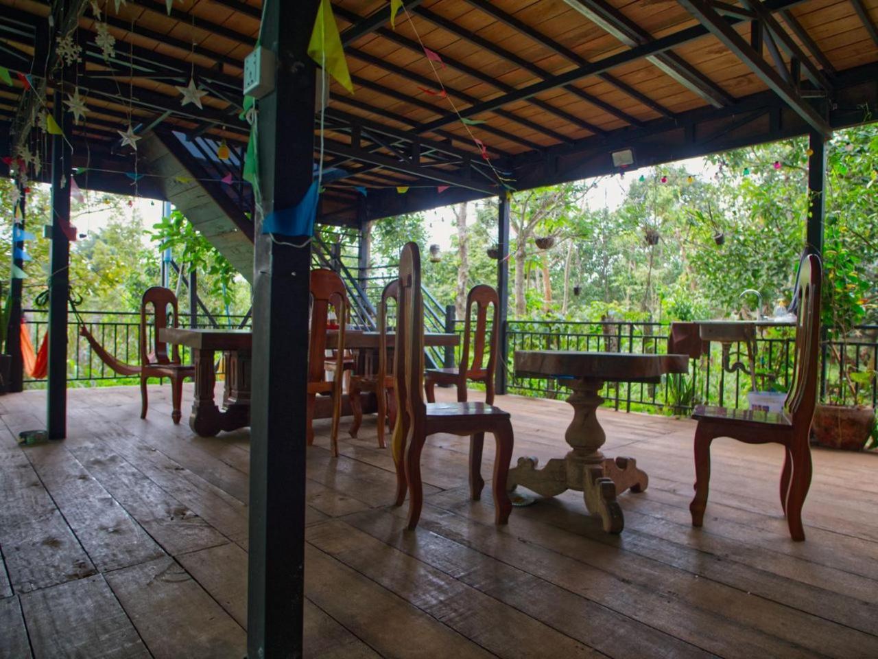 סן מונורום Manel Guesthouse And Restaurant מראה חיצוני תמונה