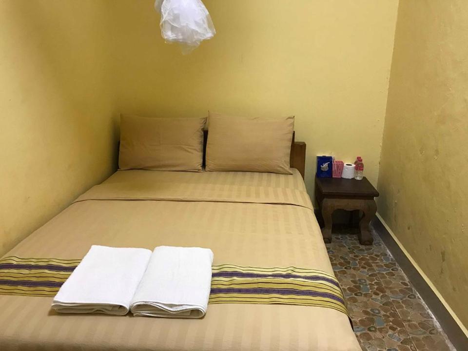 סן מונורום Manel Guesthouse And Restaurant מראה חיצוני תמונה